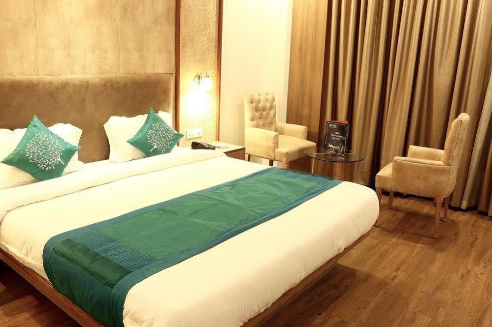 Hotel Vaccinated Staff - Capital O 7899 Casa à Calcutta Extérieur photo