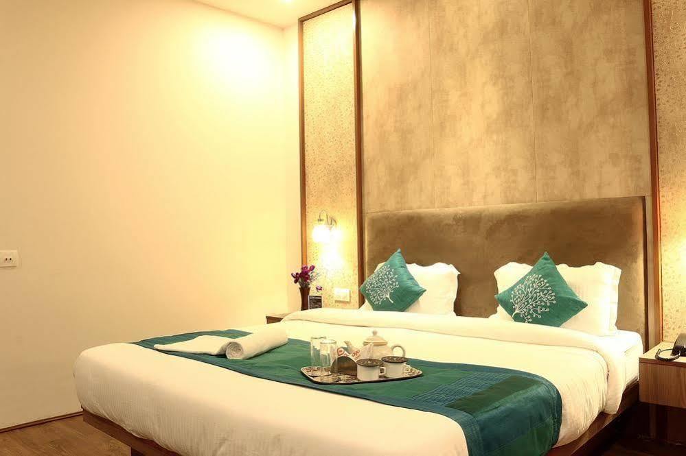 Hotel Vaccinated Staff - Capital O 7899 Casa à Calcutta Extérieur photo