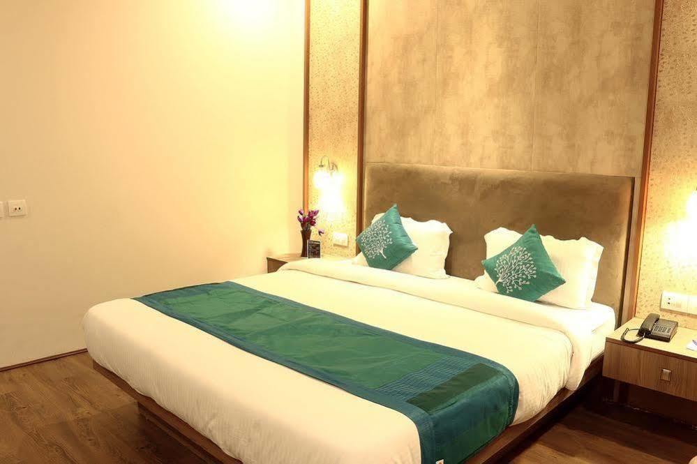 Hotel Vaccinated Staff - Capital O 7899 Casa à Calcutta Extérieur photo